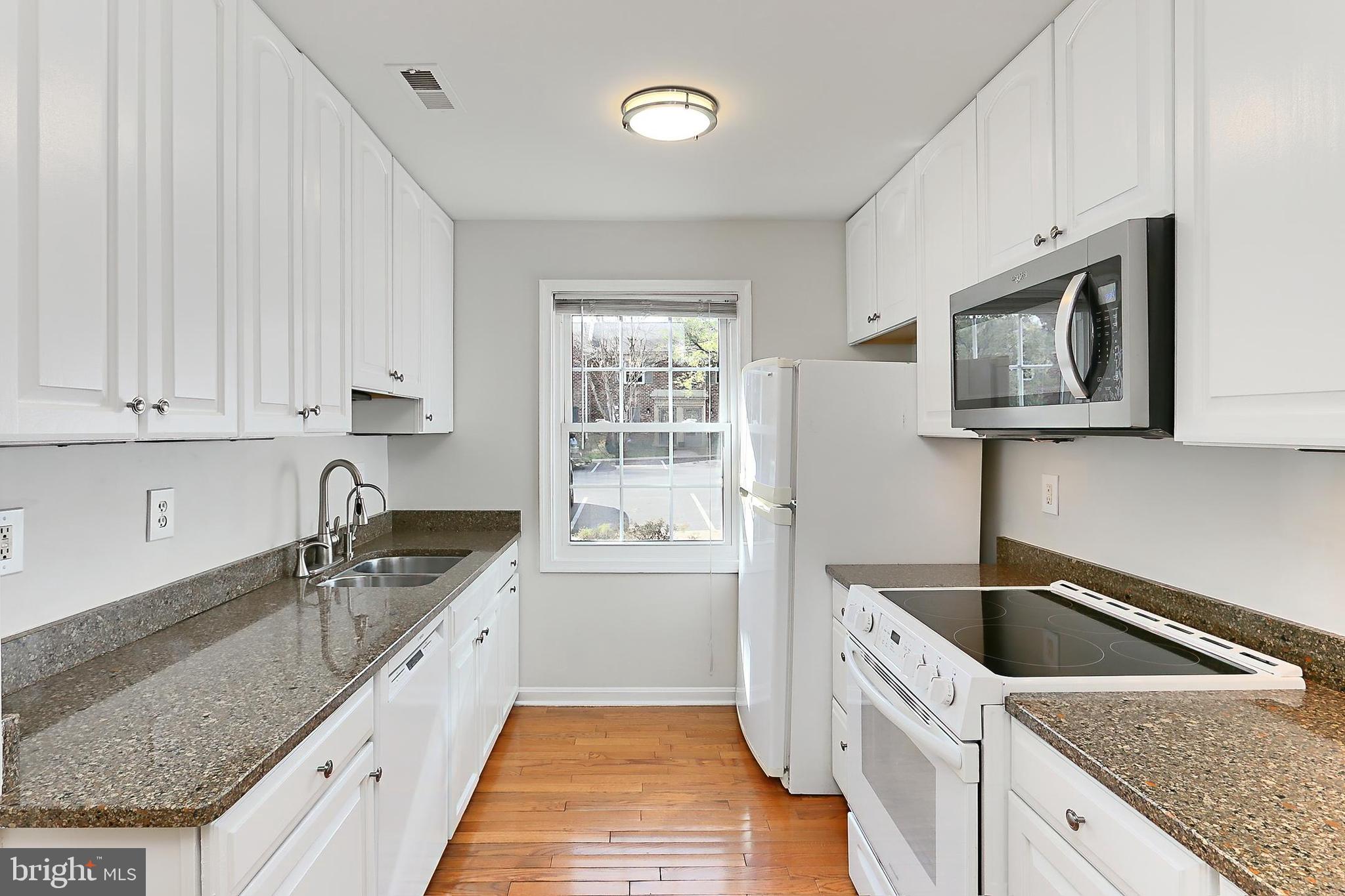 8552 Barrington Ct #927