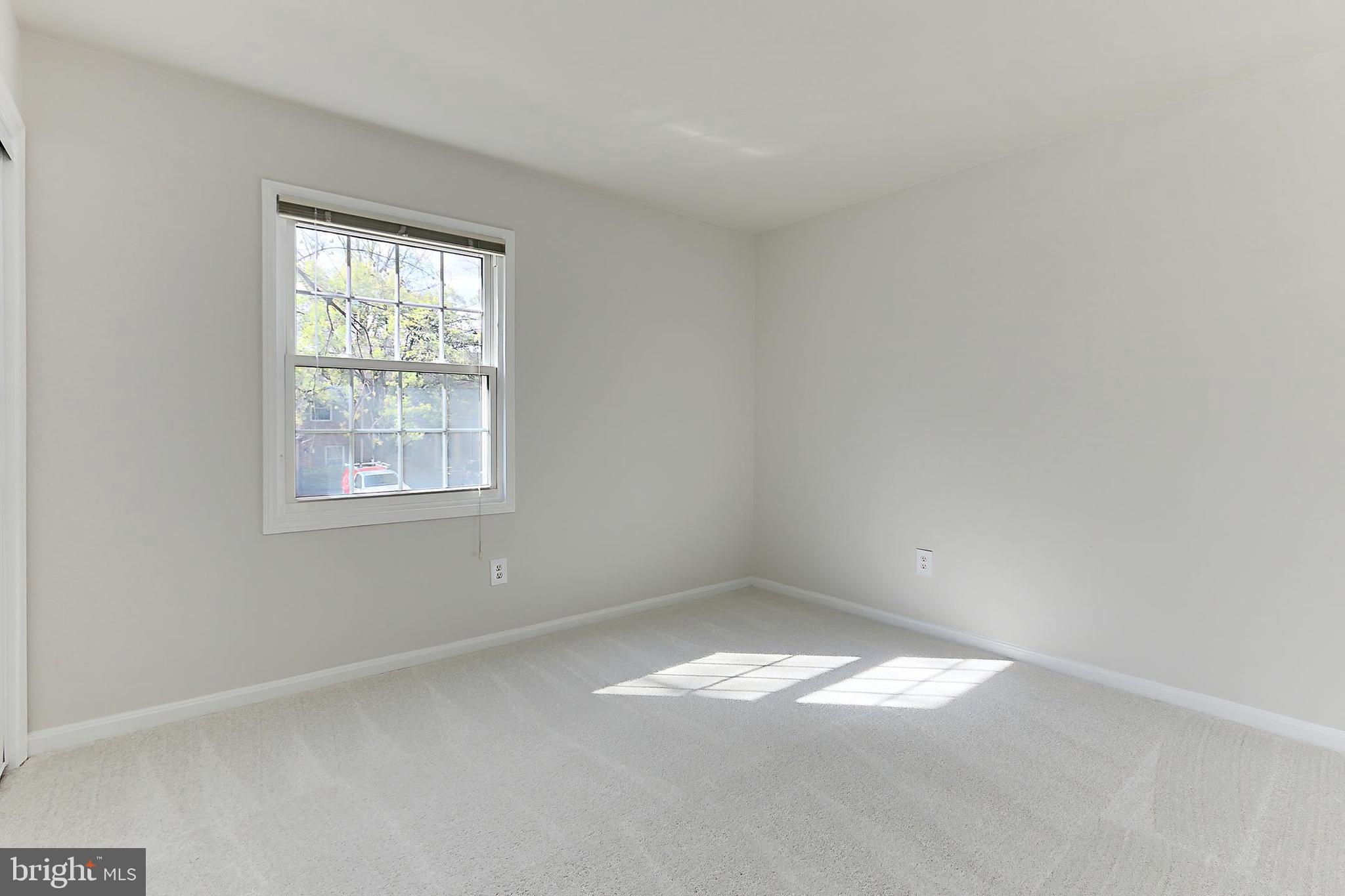 8552 Barrington Ct #927