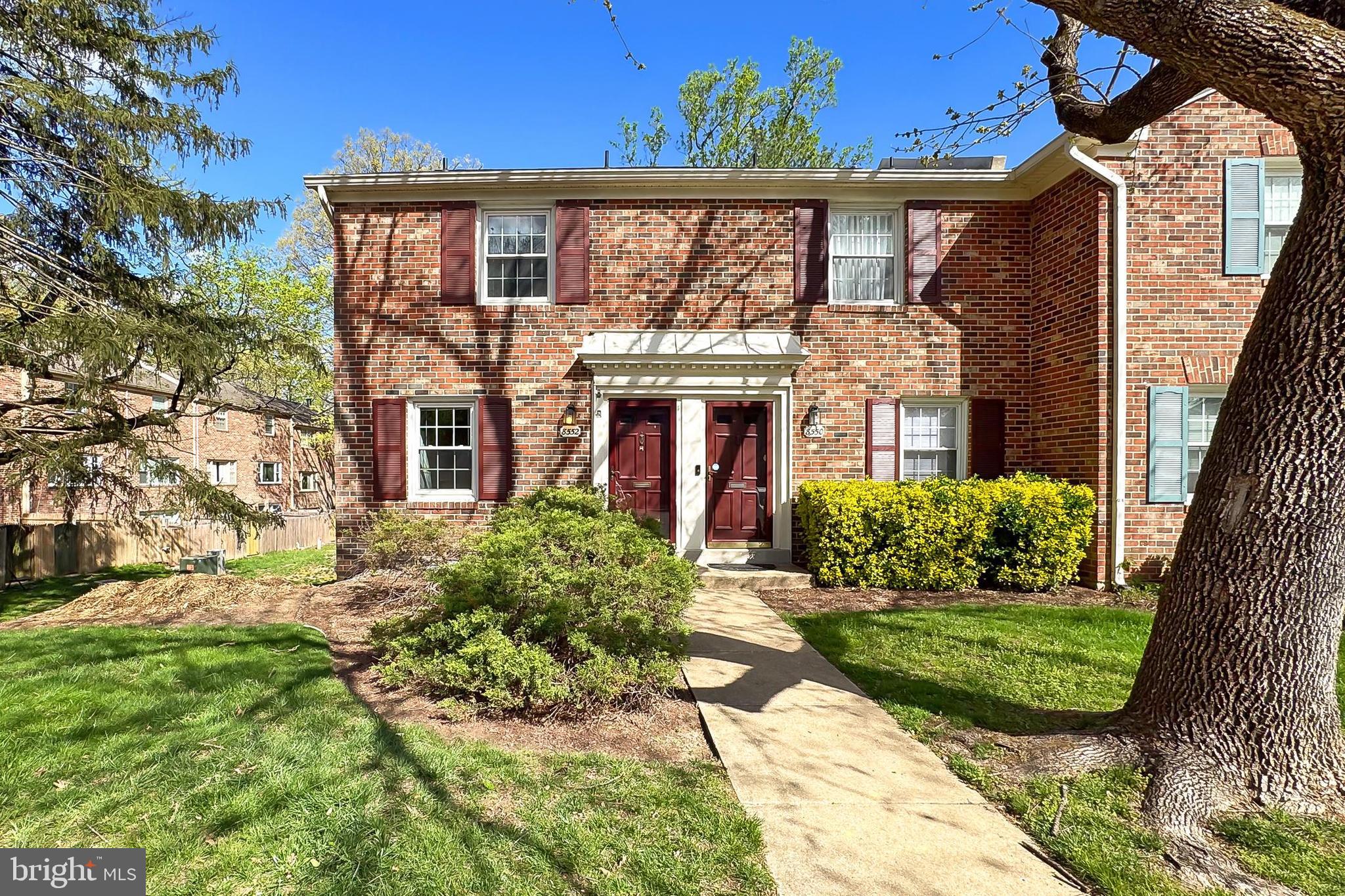 8552 Barrington Ct #927