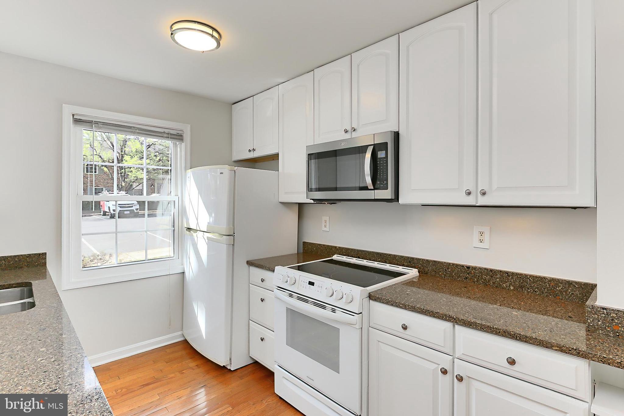 8552 Barrington Ct #927