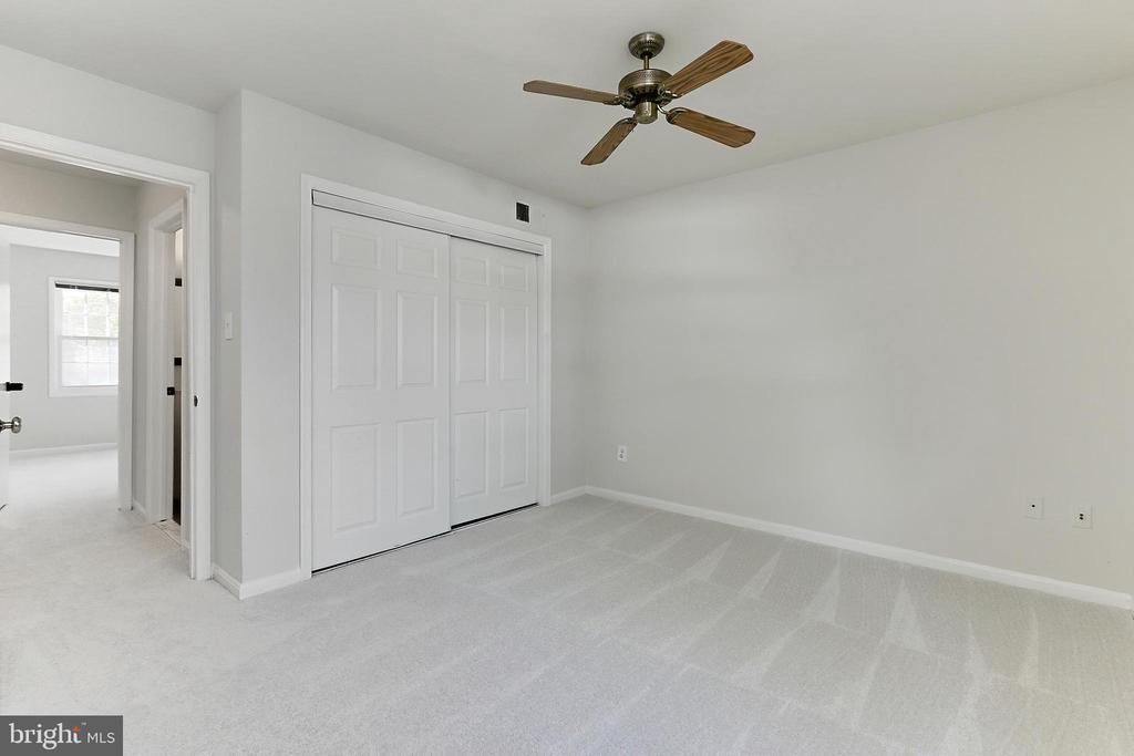 8552 Barrington Ct #927
