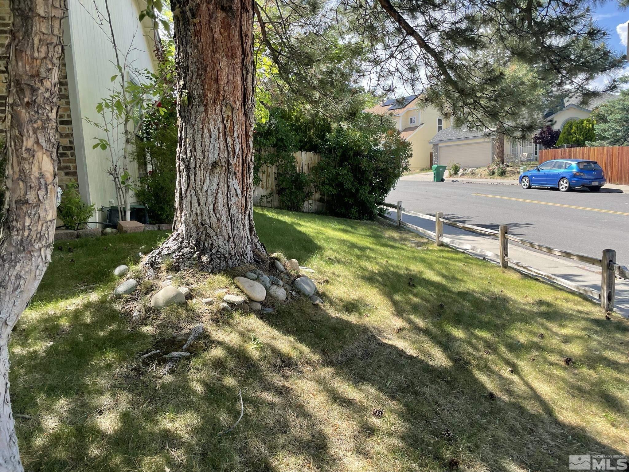953 Edgecliff Dr.