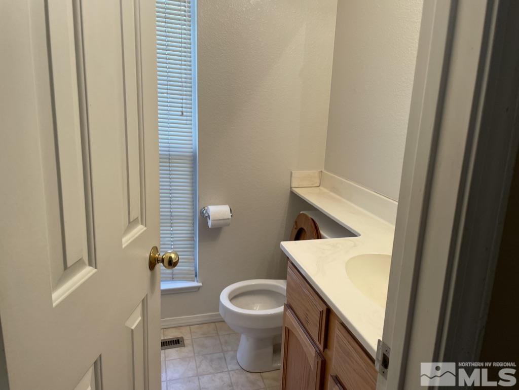 953 Edgecliff Dr.