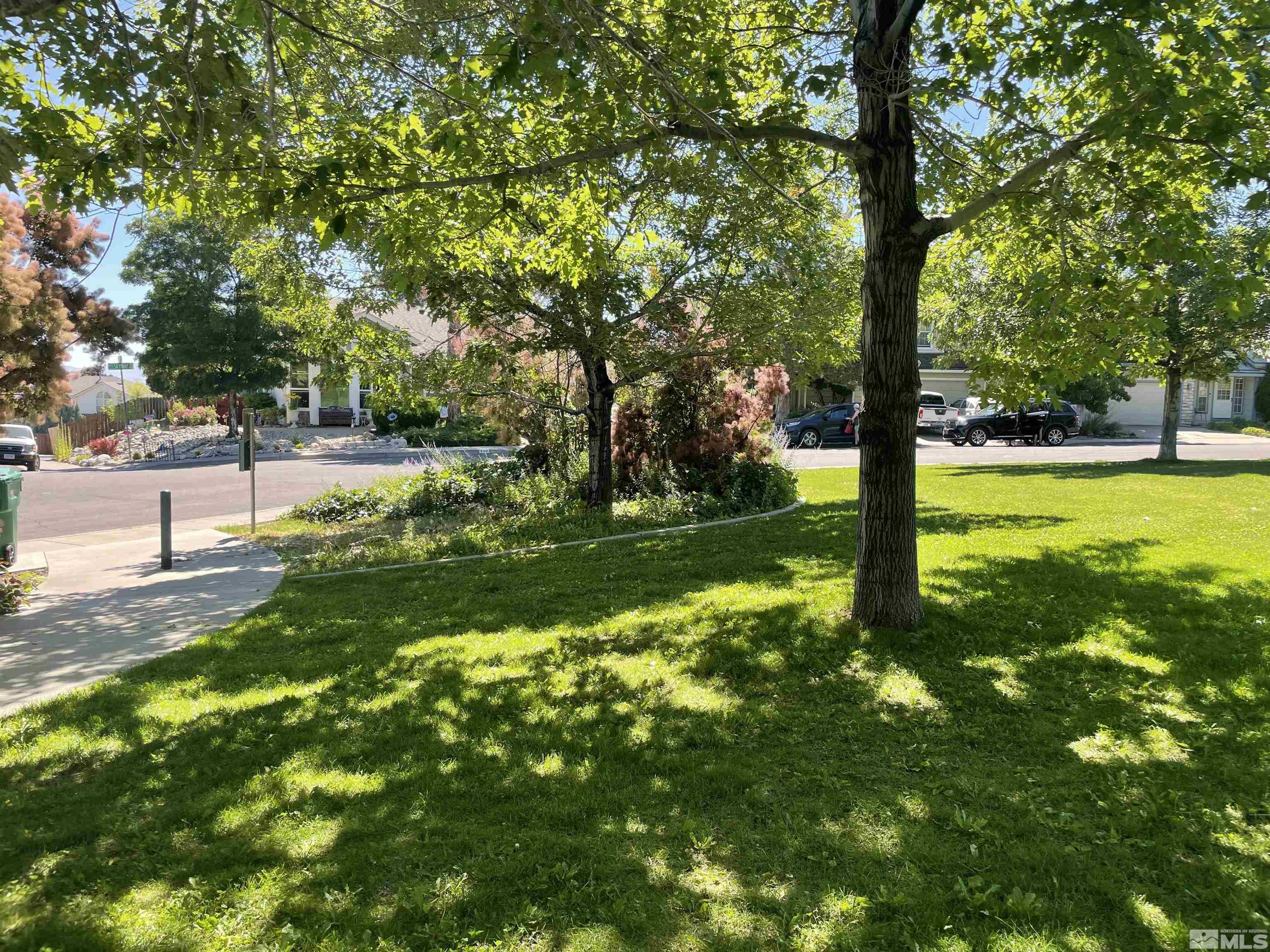 953 Edgecliff Dr.