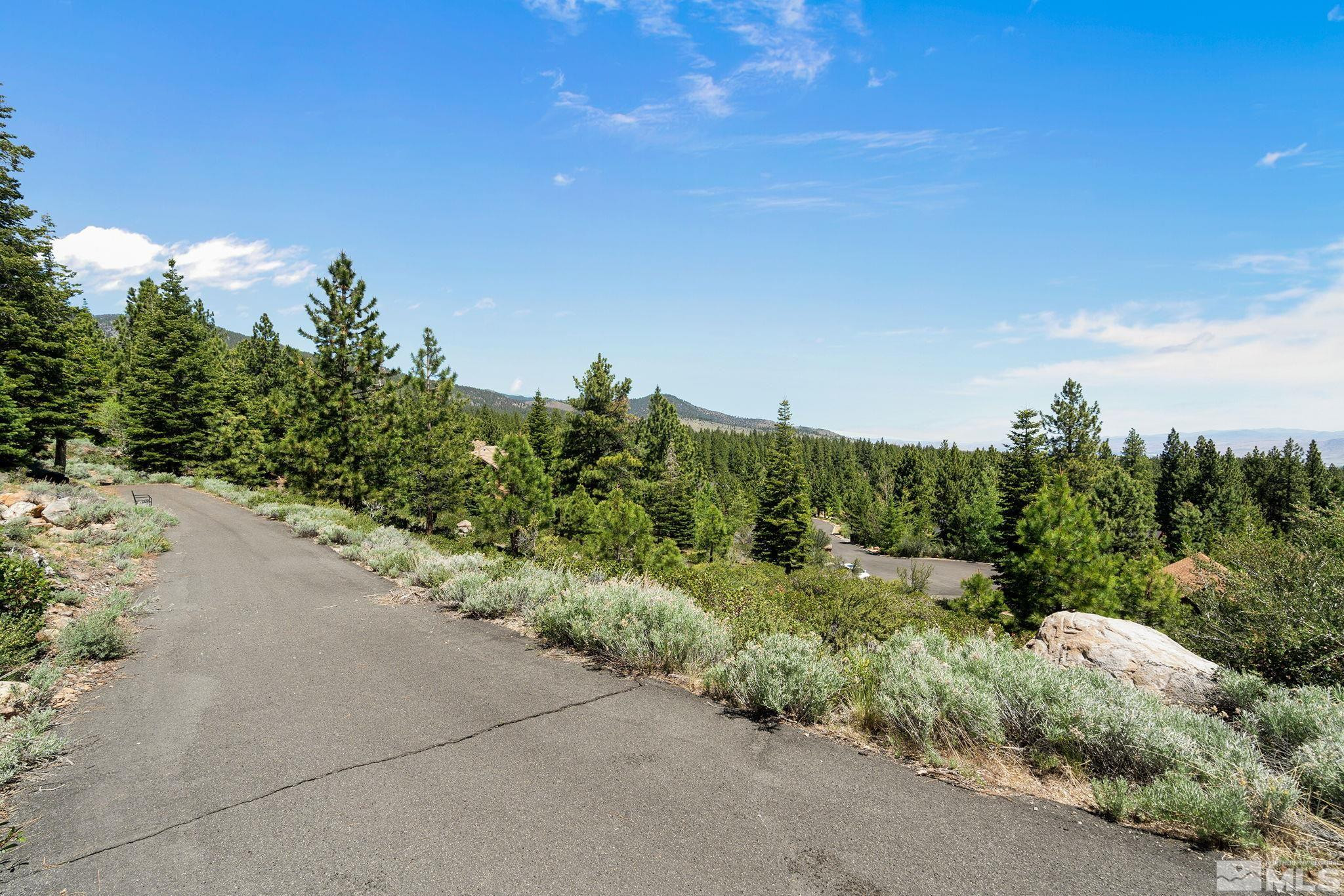 240 E Jeffrey Pine Road