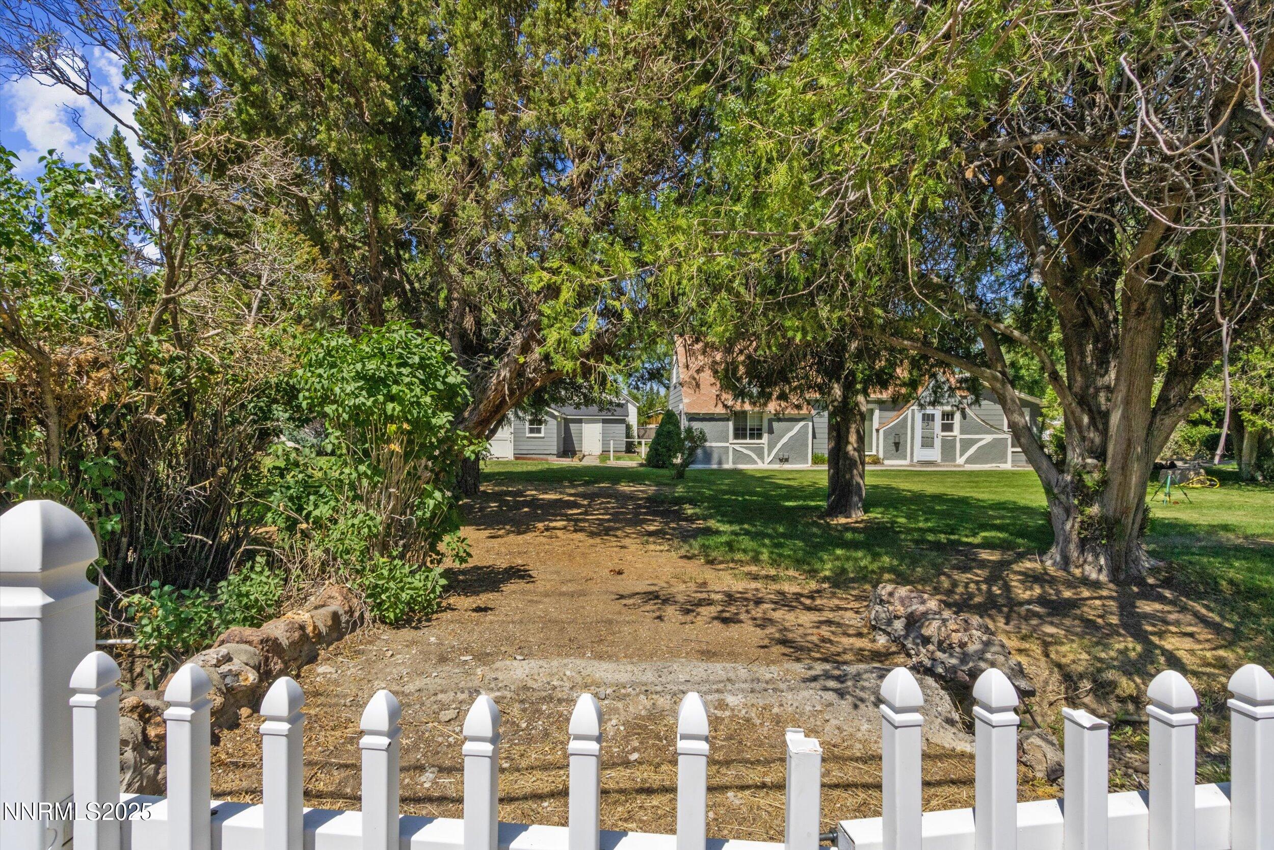 1606 10th Street
