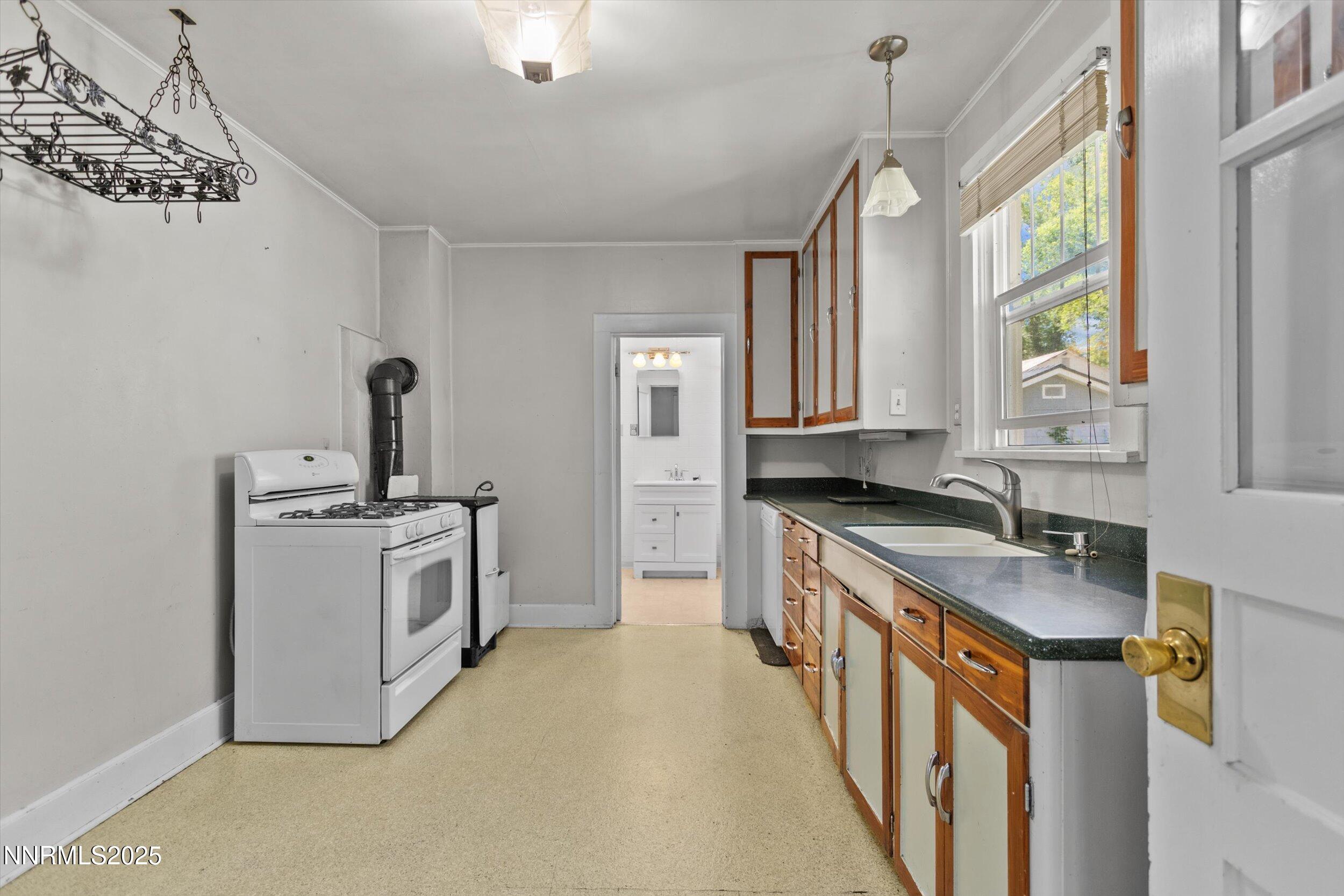 1606 10th Street