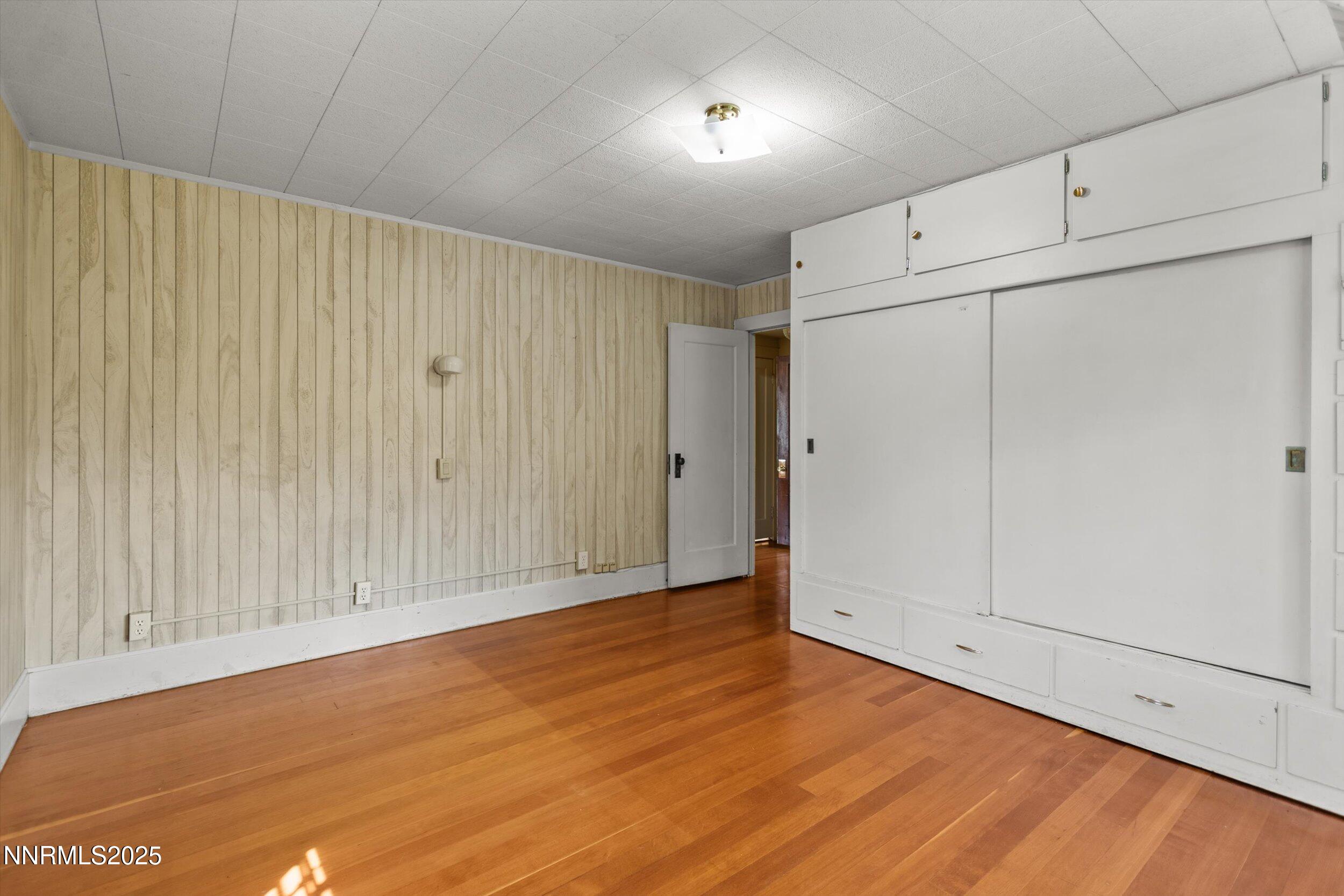 1606 10th Street