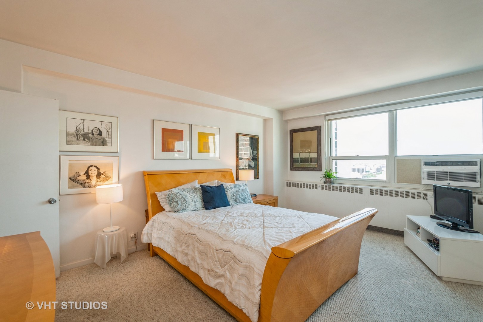 3180 N LAKE SHORE Drive Unit: 19D