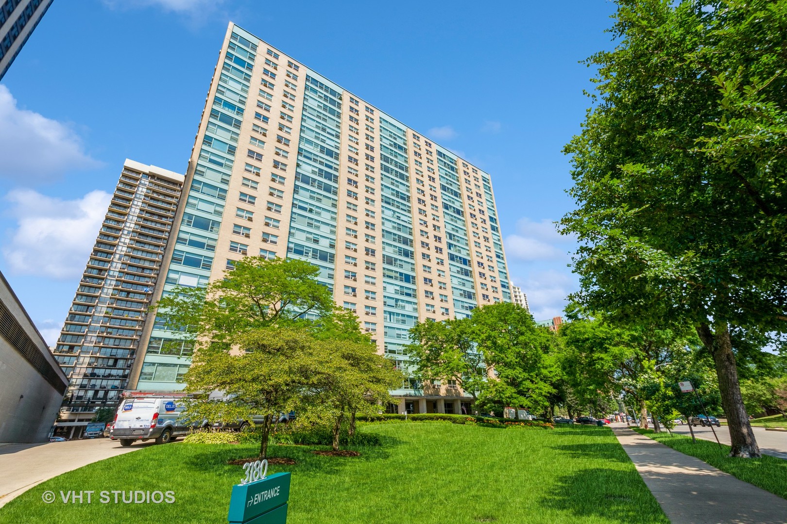 3180 N LAKE SHORE Drive Unit: 19D