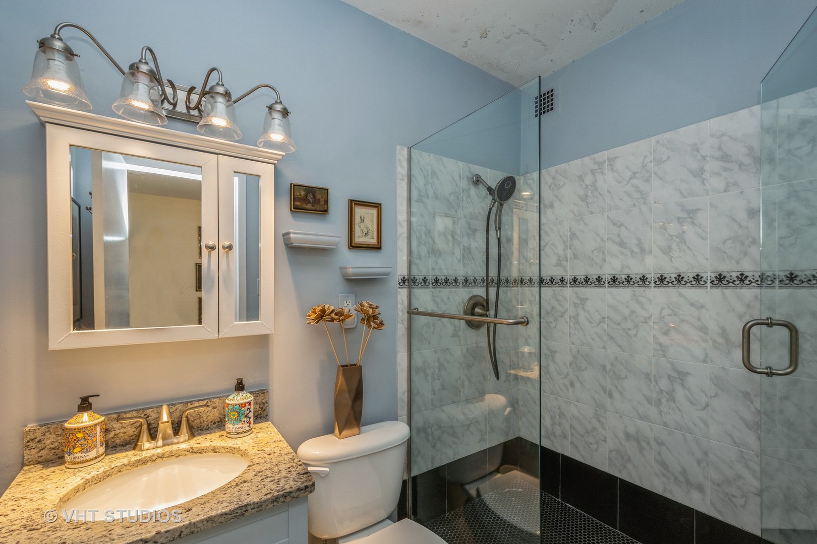 3180 N LAKE SHORE Drive Unit: 19D