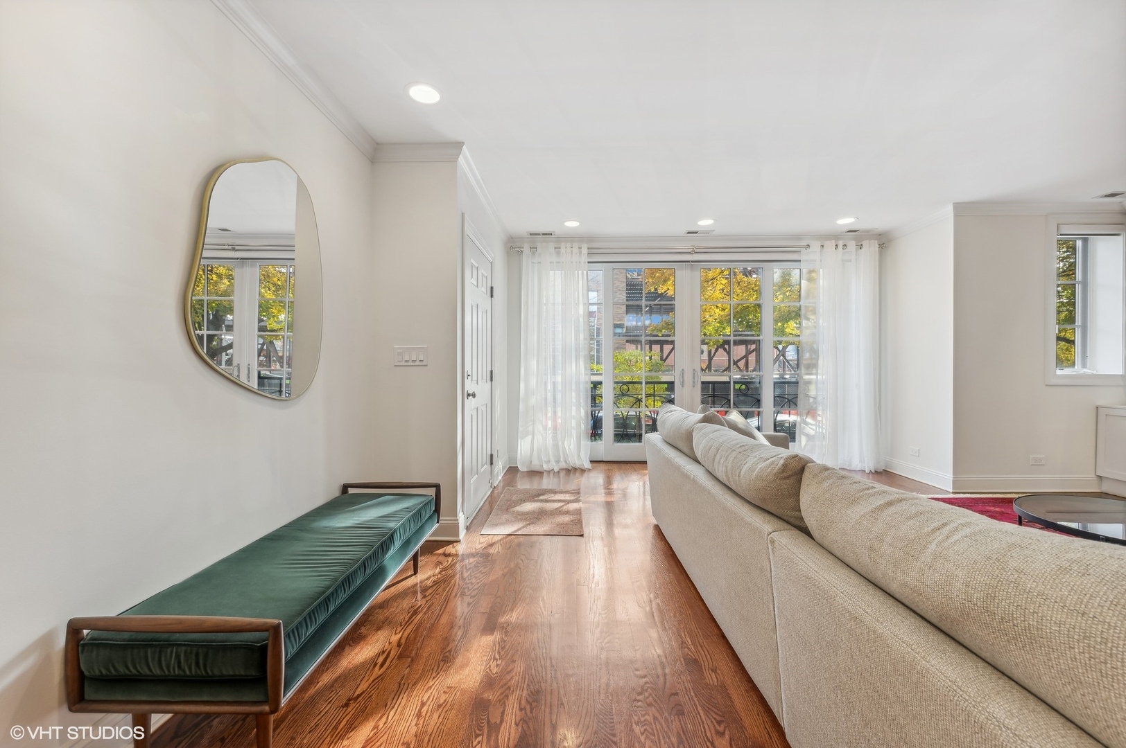 920 W Barry Avenue Unit: 2