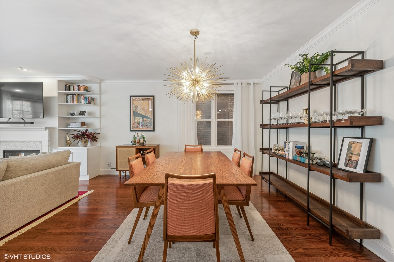 920 W Barry Avenue Unit: 2