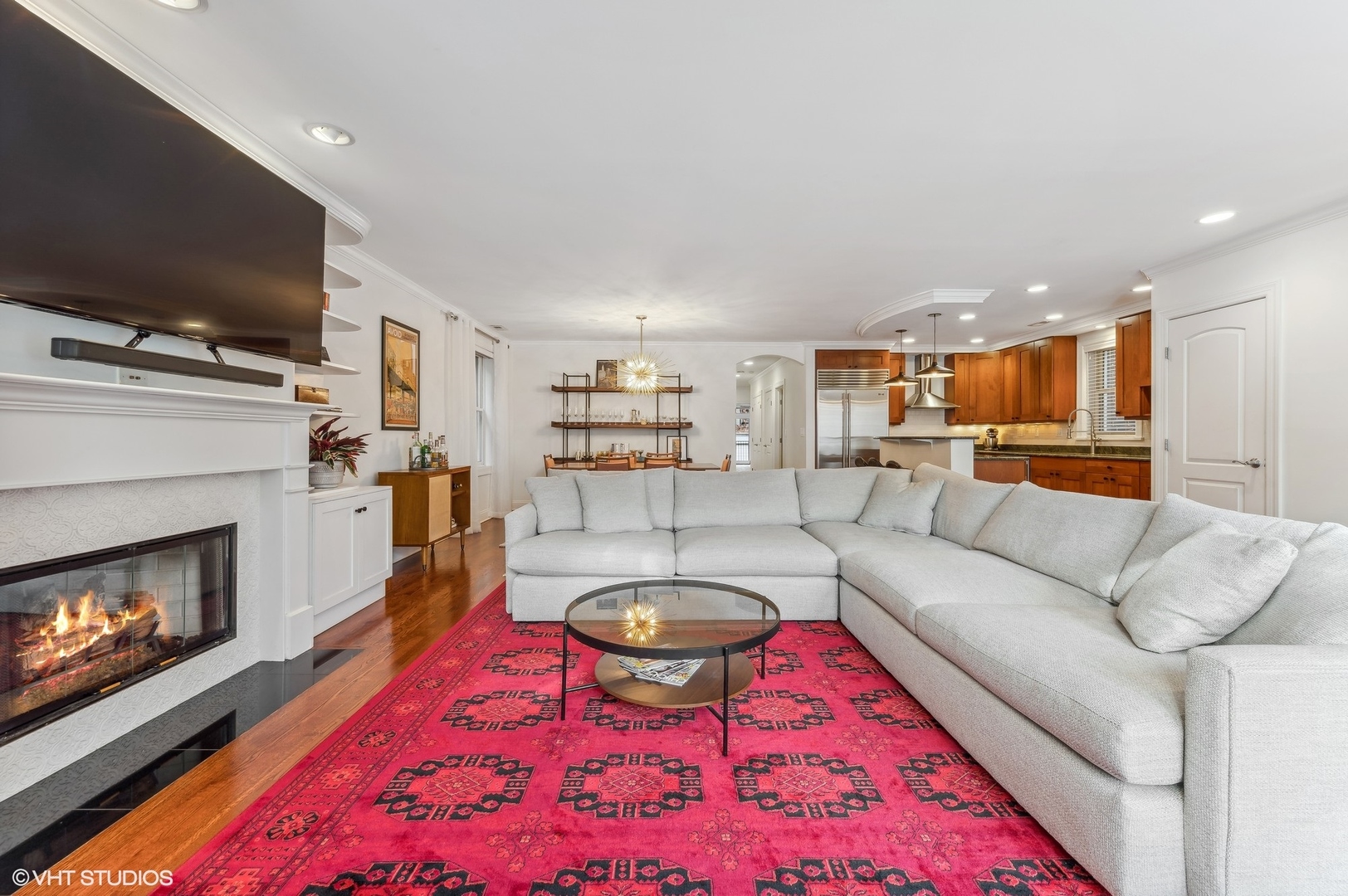 920 W Barry Avenue Unit: 2