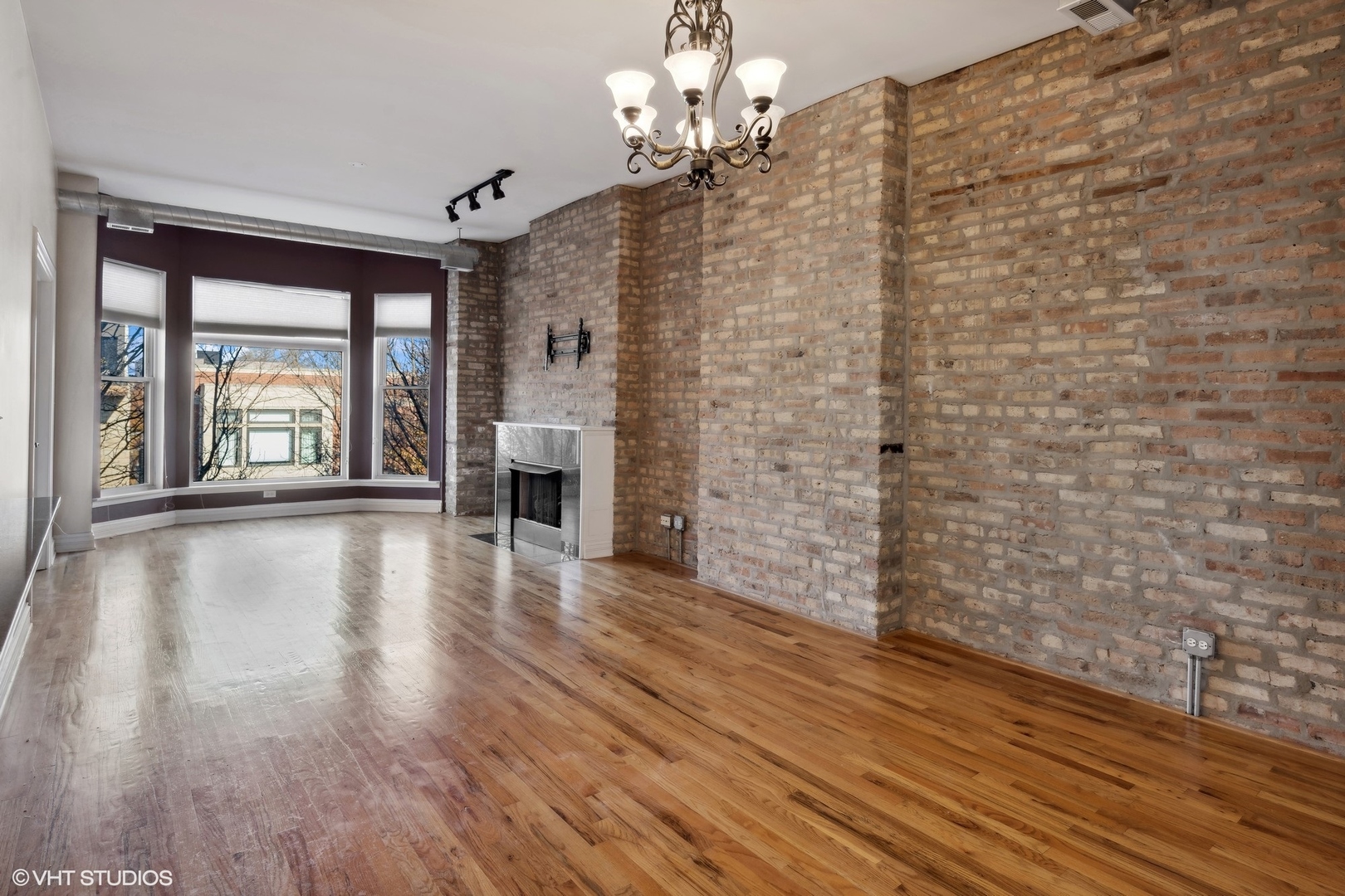 1245 W GEORGE Street Unit: 302