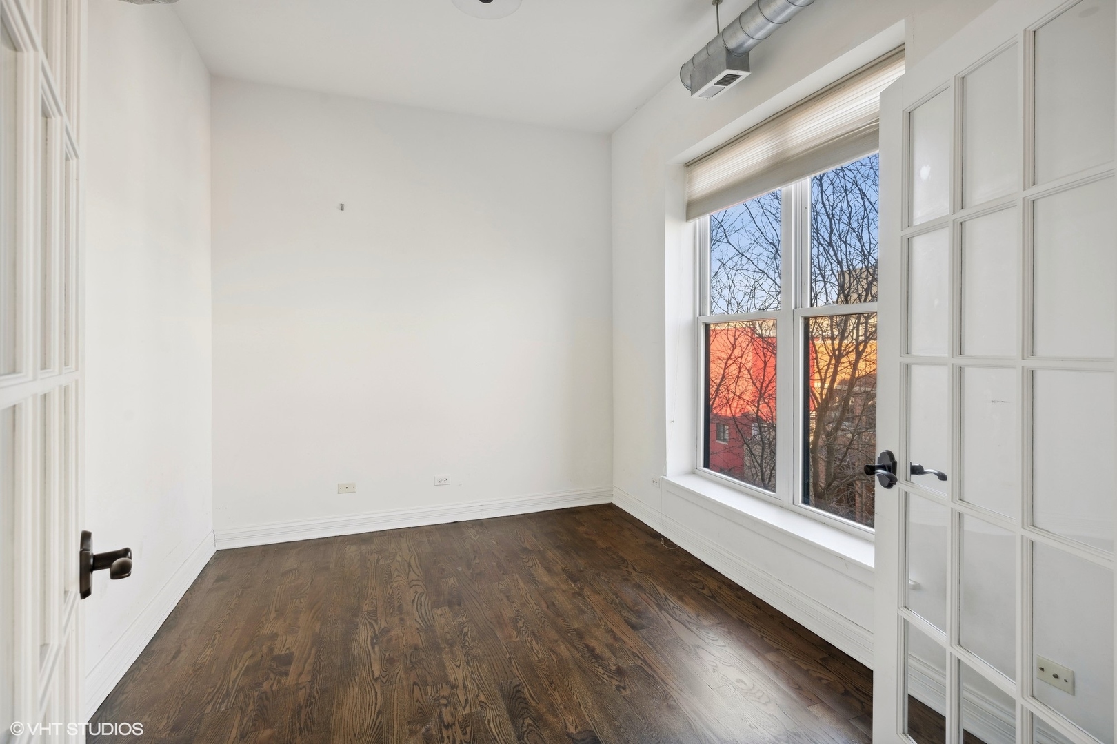 1245 W GEORGE Street Unit: 302