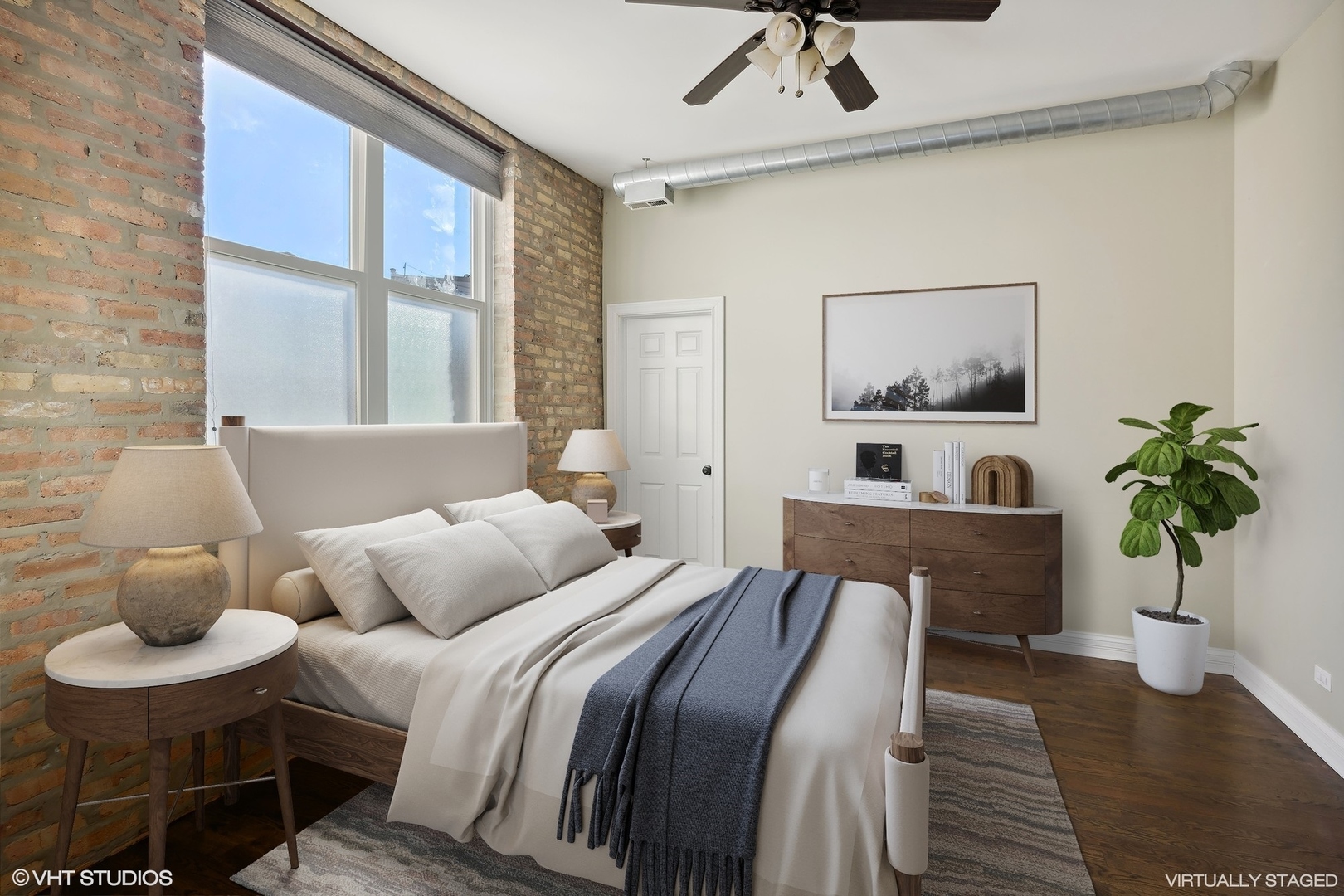 1245 W GEORGE Street Unit: 302