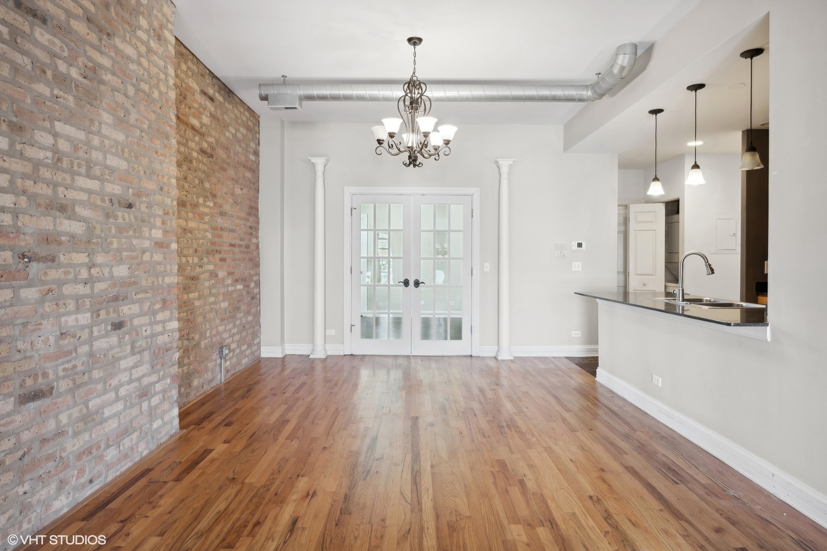 1245 W GEORGE Street Unit: 302