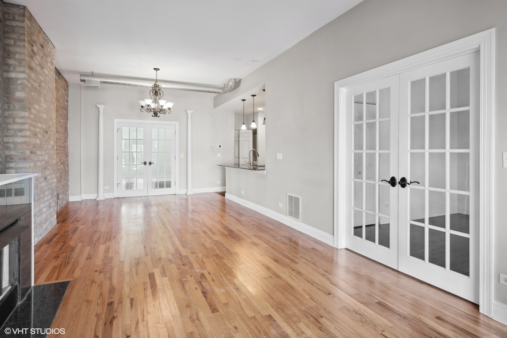 1245 W GEORGE Street Unit: 302