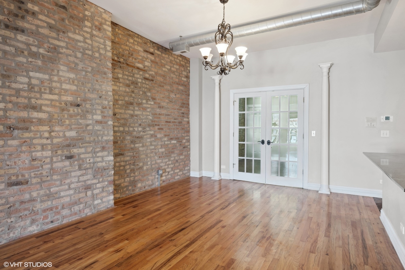 1245 W GEORGE Street Unit: 302