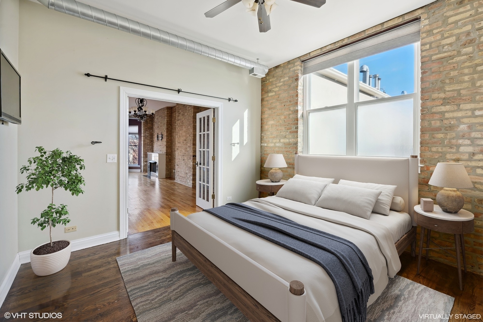 1245 W GEORGE Street Unit: 302