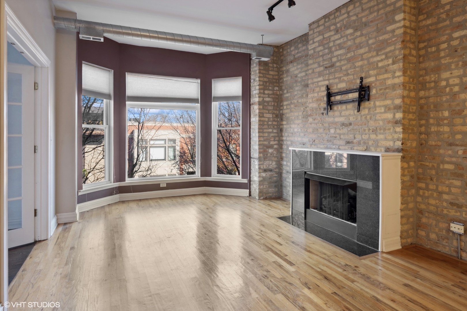 1245 W GEORGE Street Unit: 302