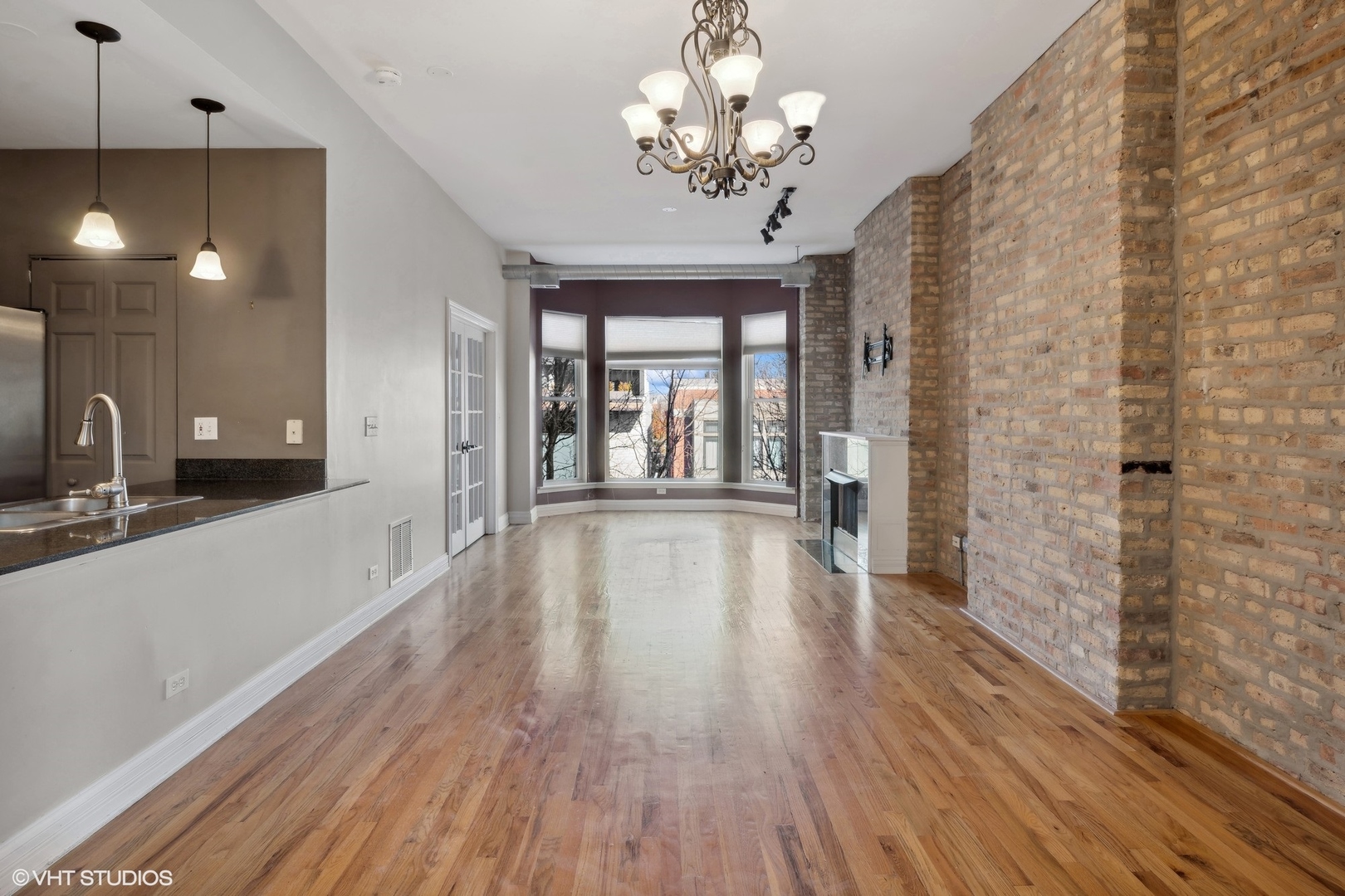 1245 W GEORGE Street Unit: 302