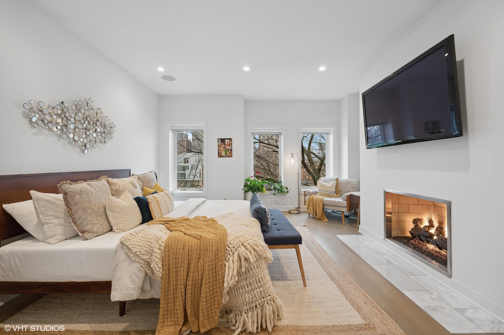 321 W Webster Avenue Unit: 2