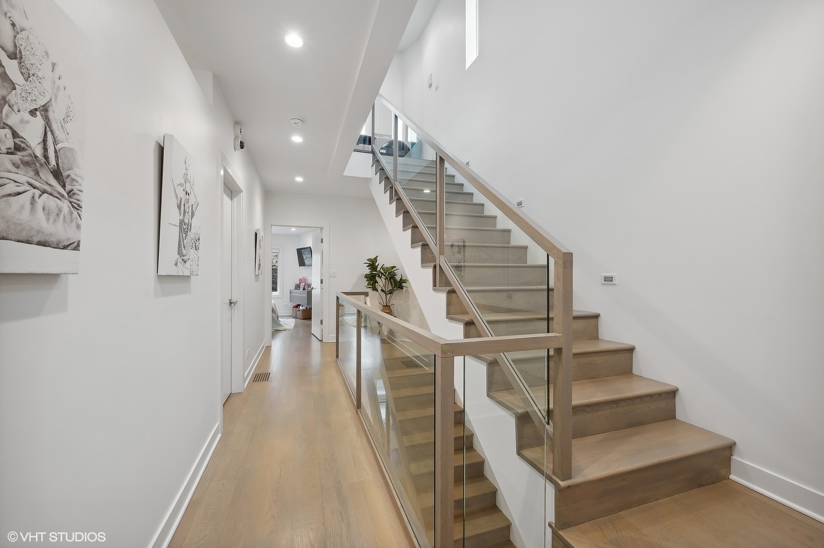 321 W Webster Avenue Unit: 2