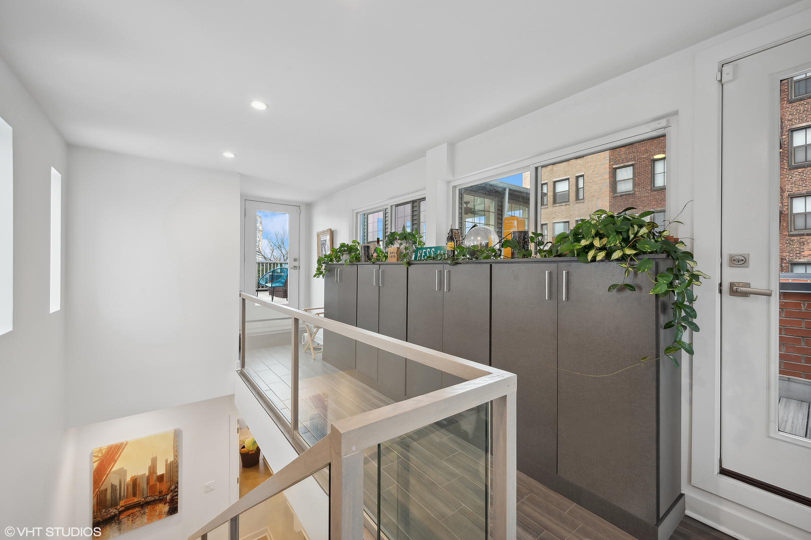 321 W Webster Avenue Unit: 2