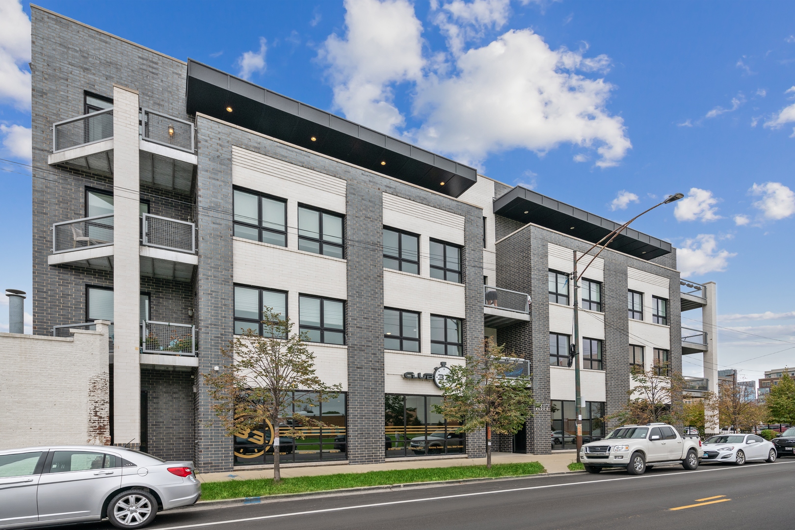 1317 N Larrabee Street Unit: 401