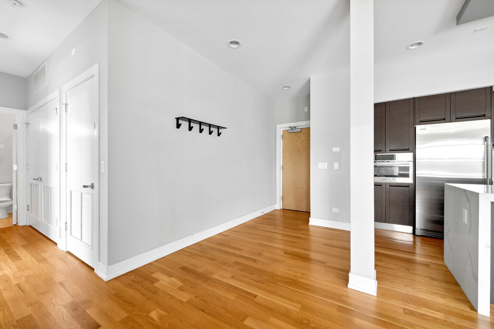 1317 N Larrabee Street Unit: 401