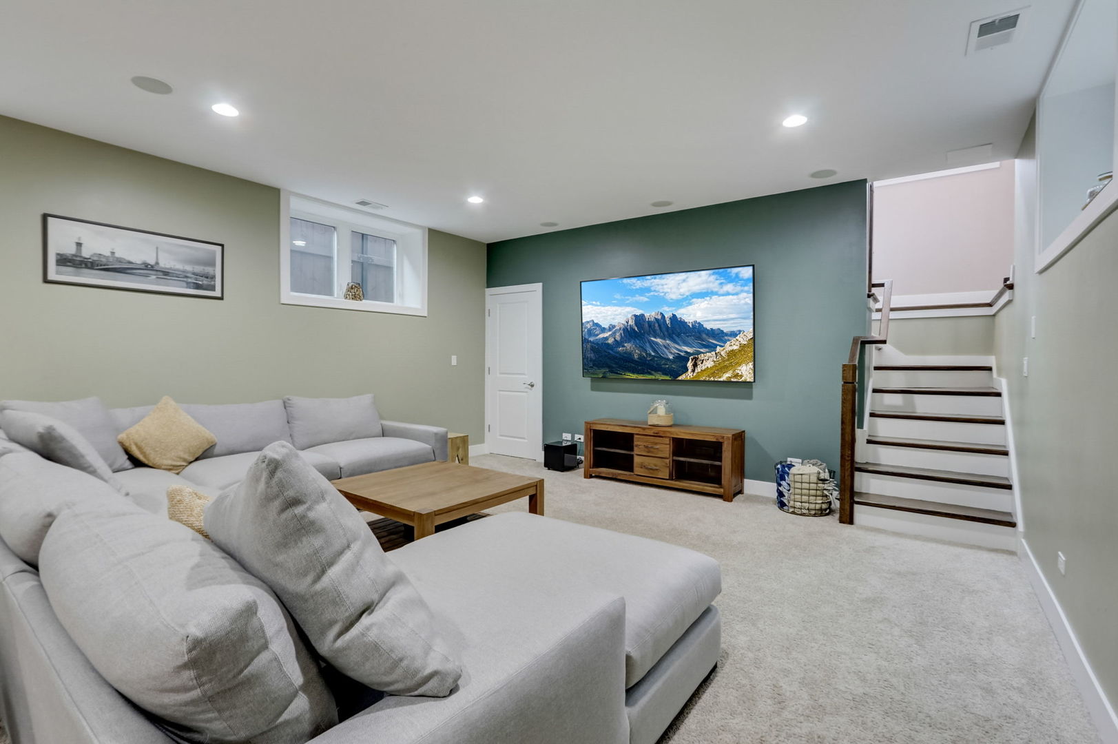 3753 N Albany Avenue