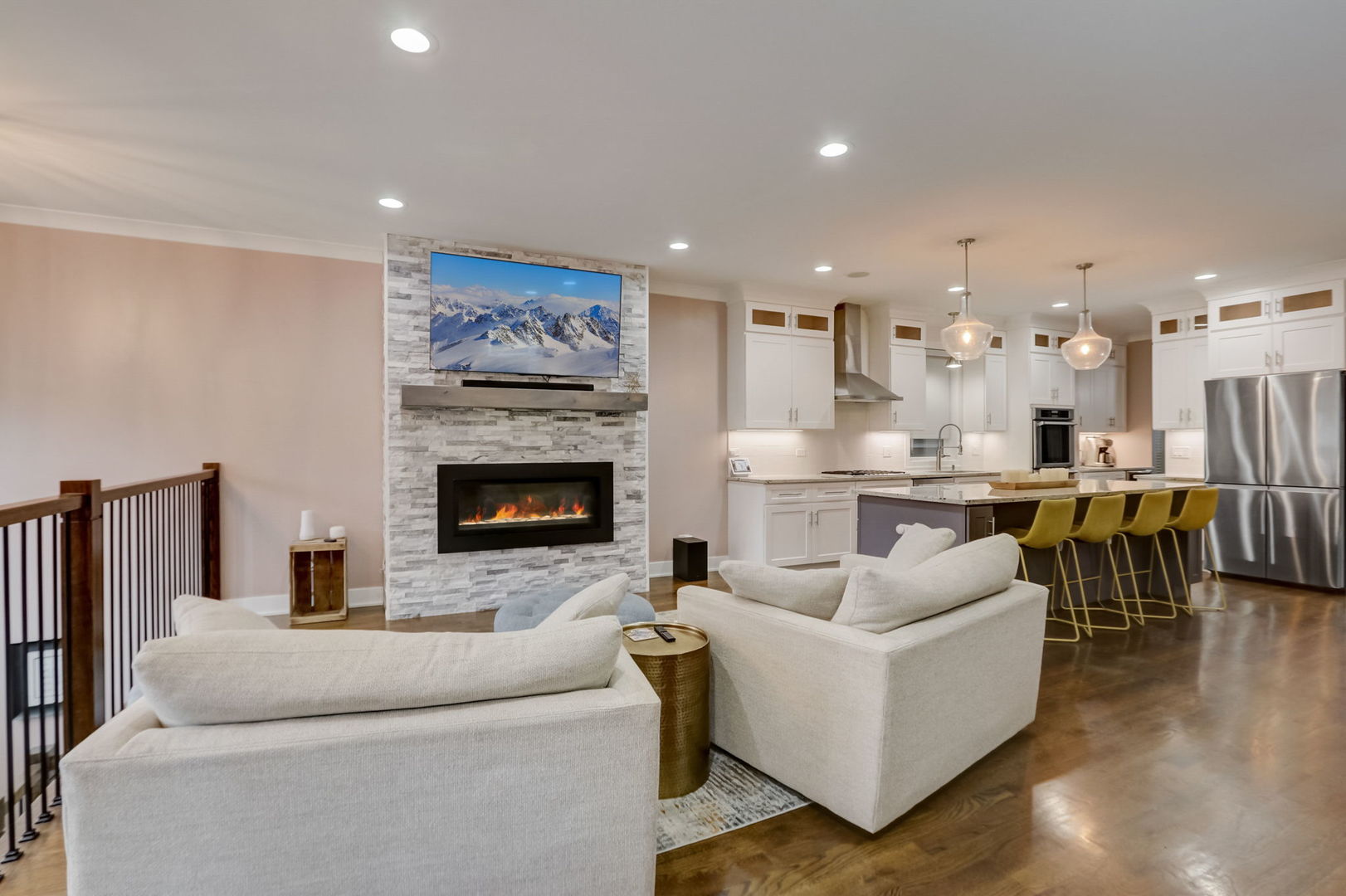 3753 N Albany Avenue