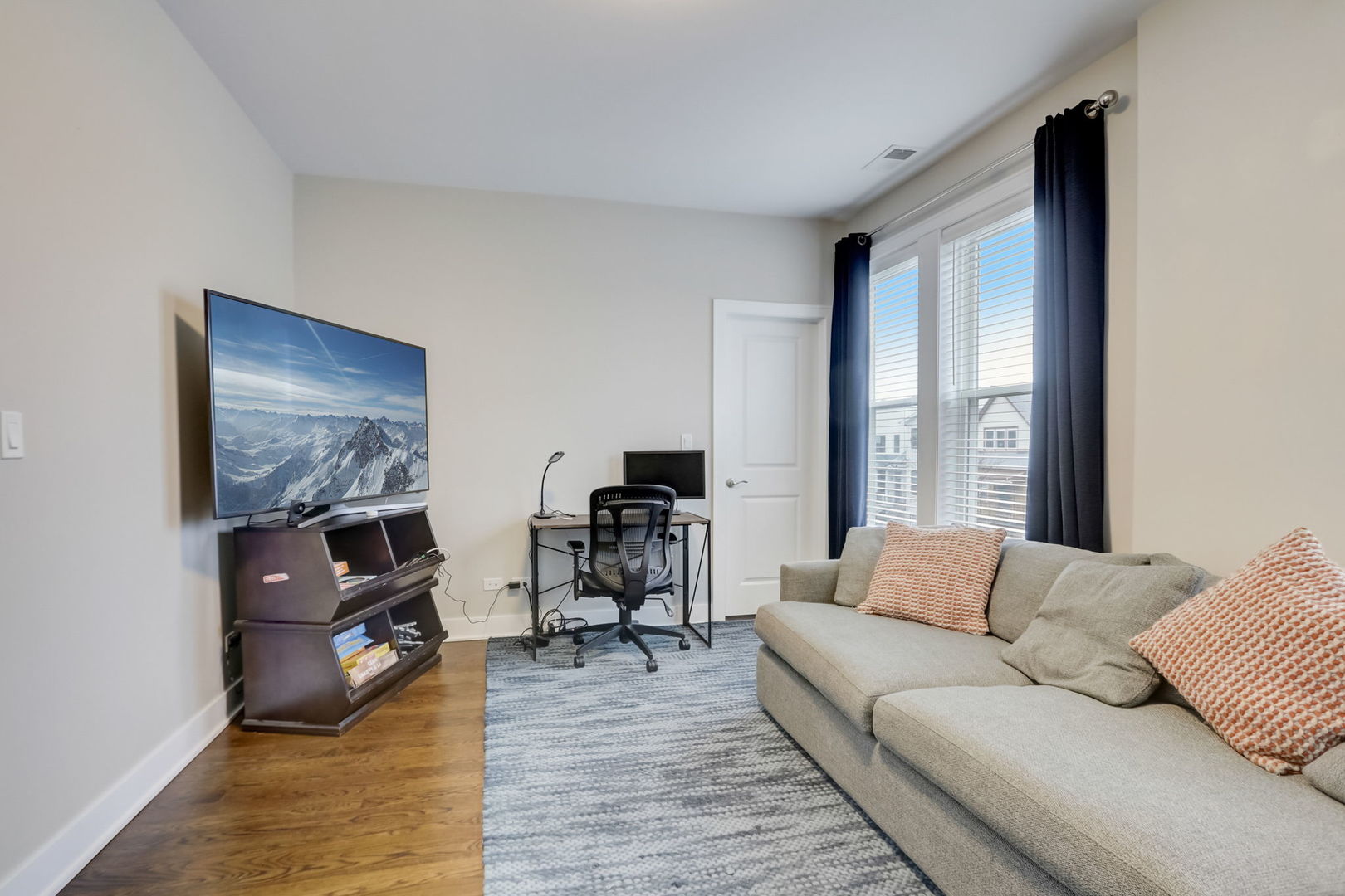 3753 N Albany Avenue