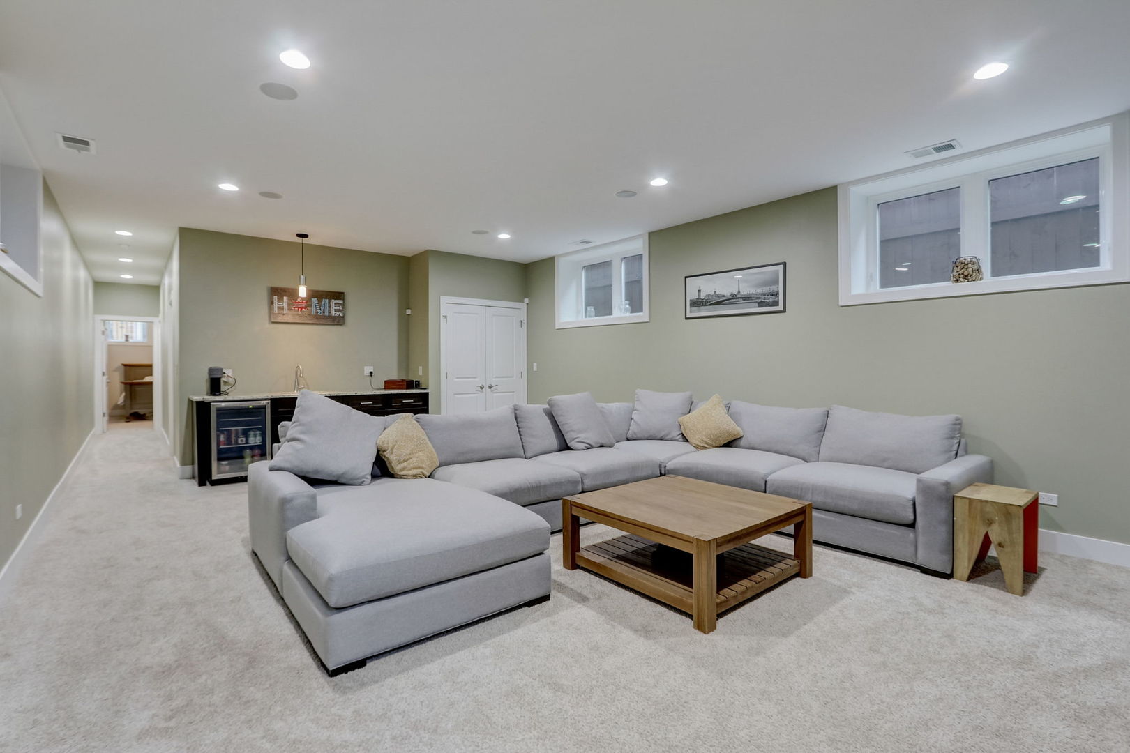 3753 N Albany Avenue