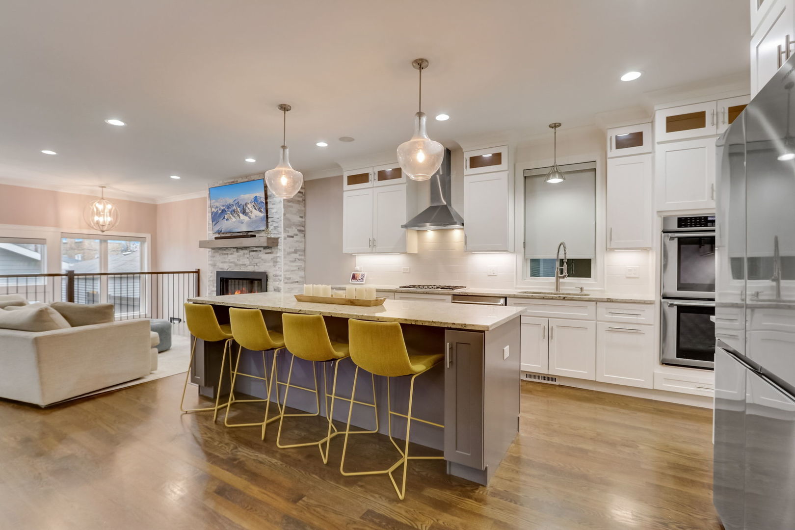 3753 N Albany Avenue