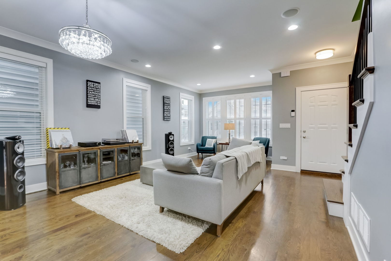 3753 N Albany Avenue