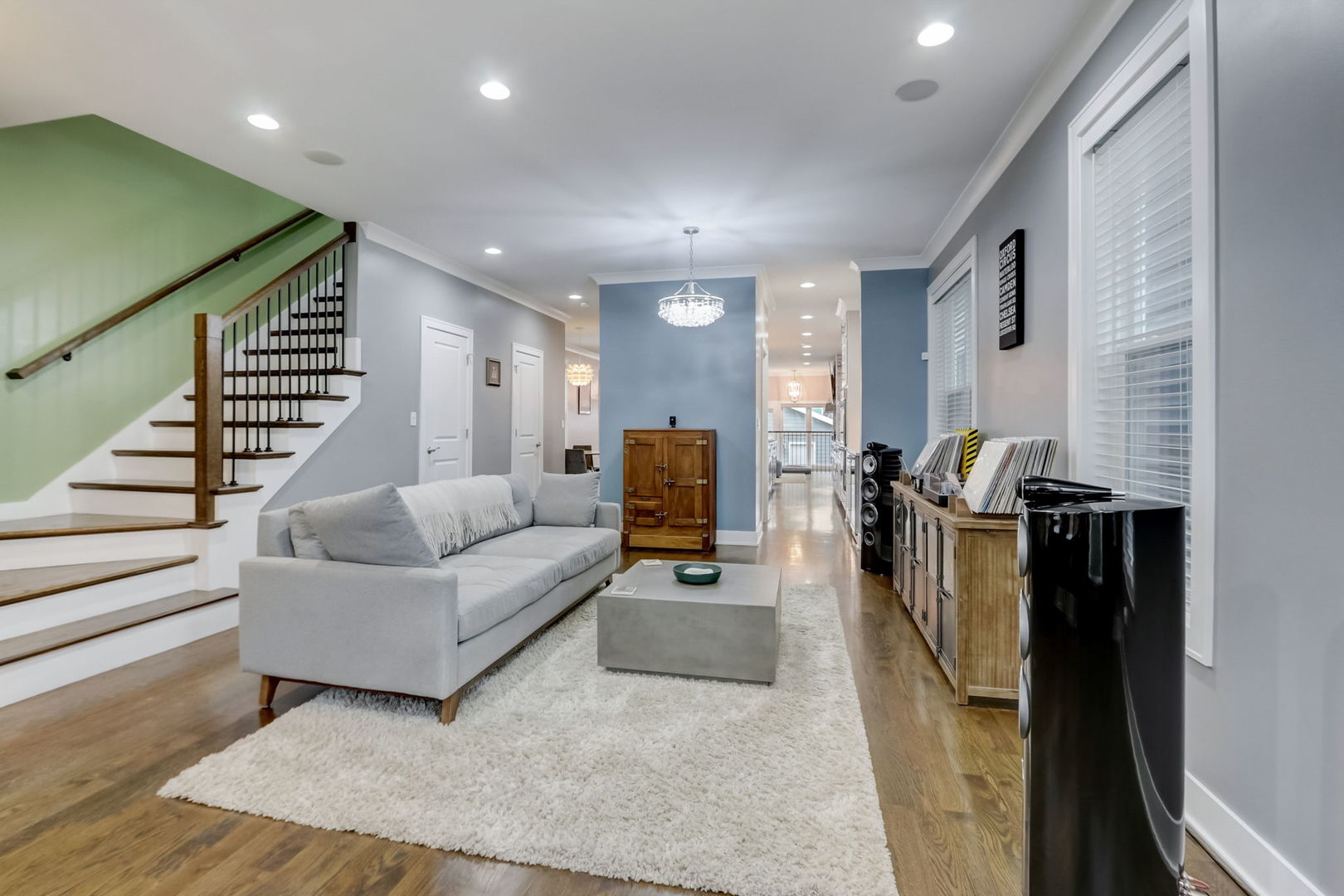 3753 N Albany Avenue