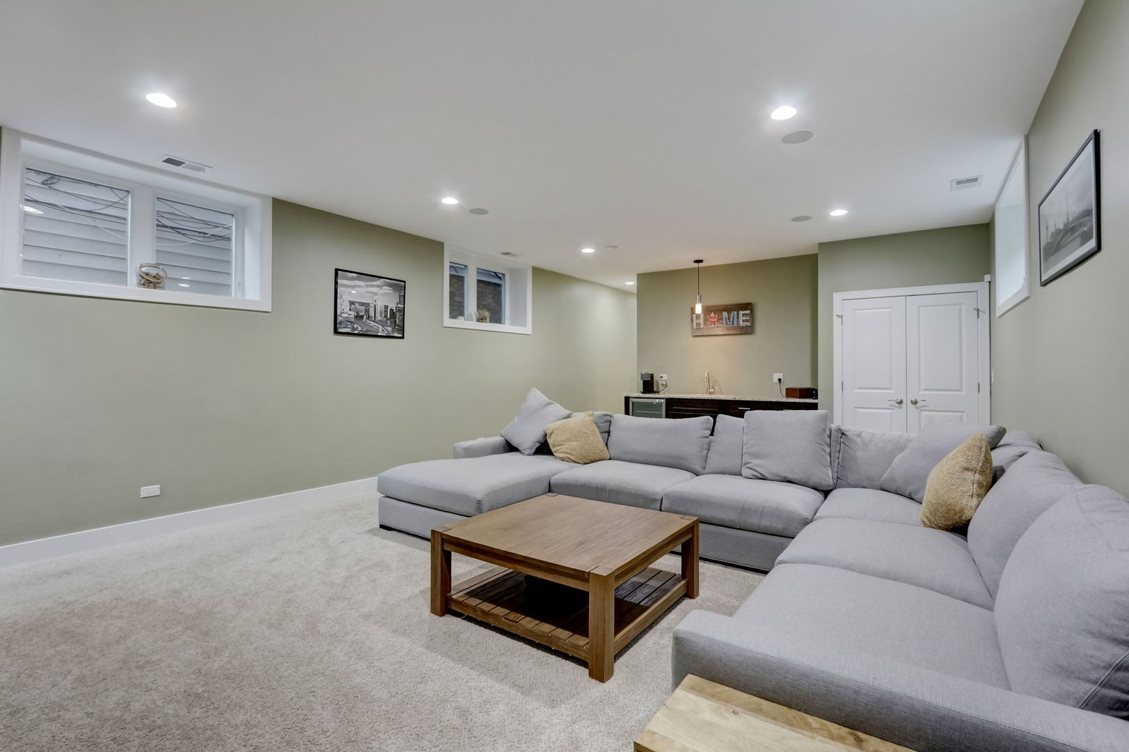 3753 N Albany Avenue