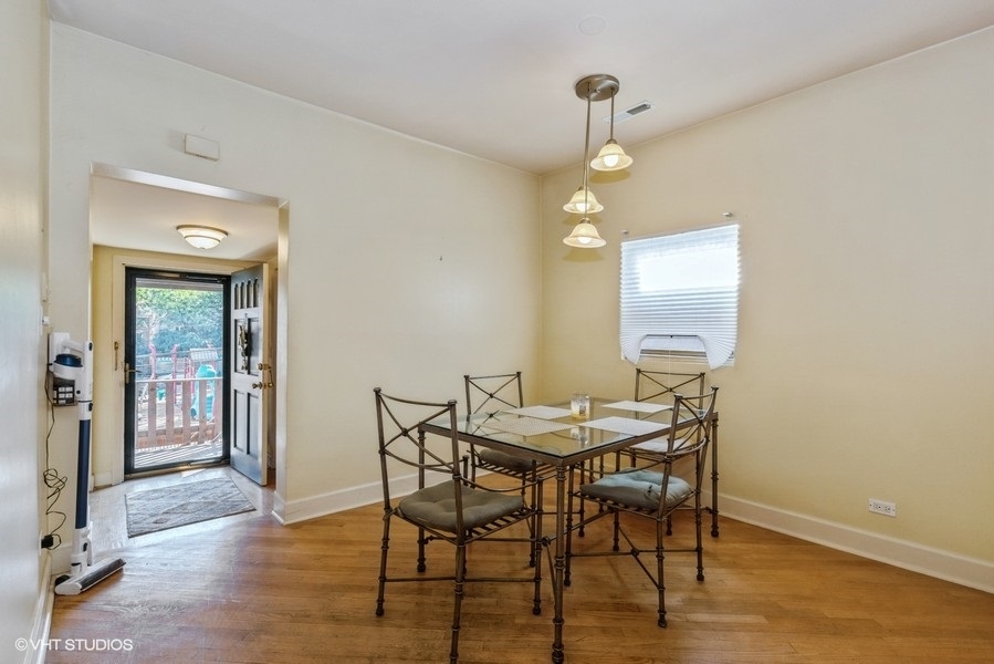 907 S Carpenter Street