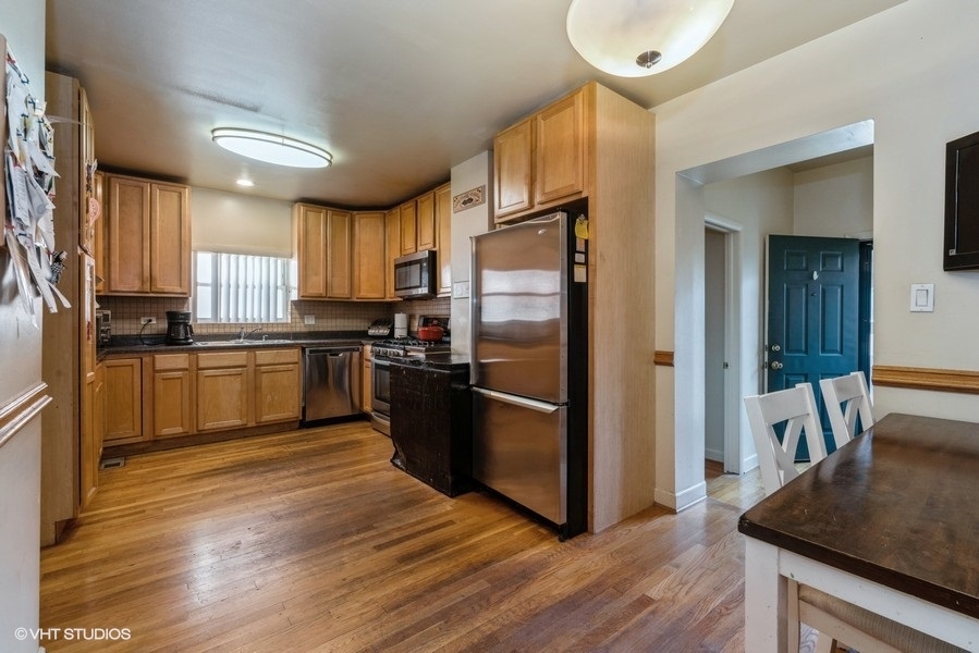 907 S Carpenter Street