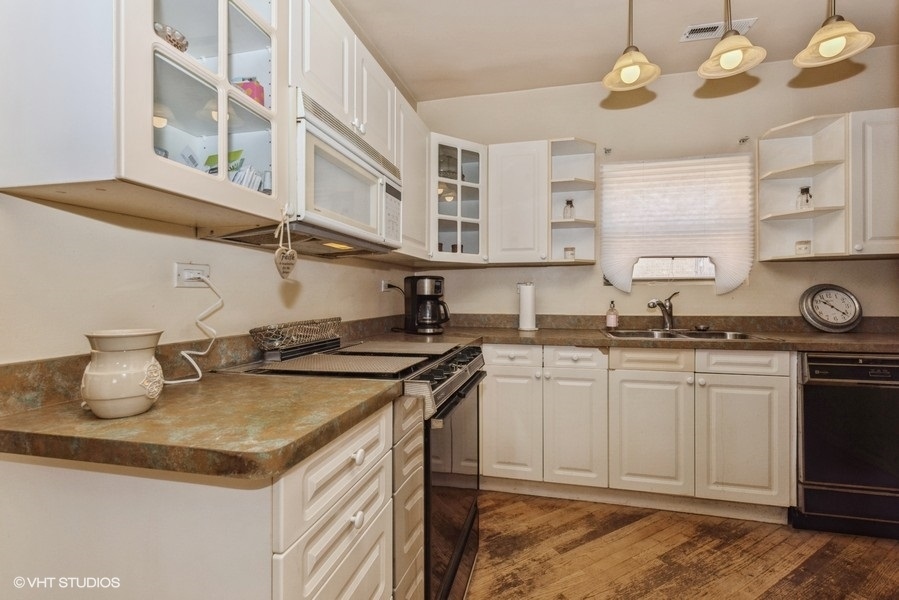 907 S Carpenter Street