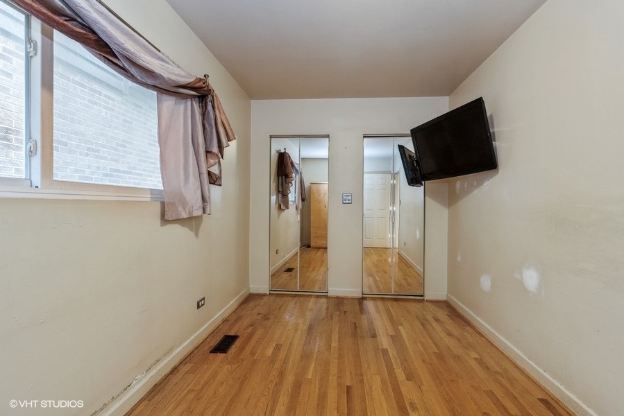 907 S Carpenter Street