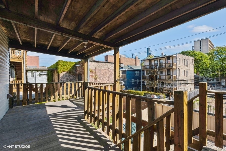 907 S Carpenter Street