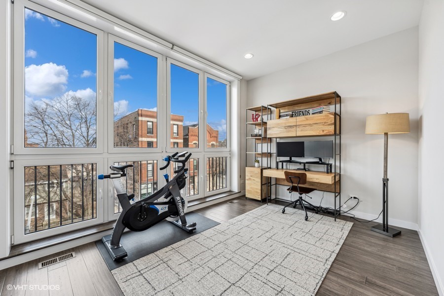 1441 W Blackhawk Street Unit: 2E