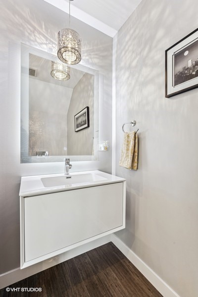 1441 W Blackhawk Street Unit: 2E