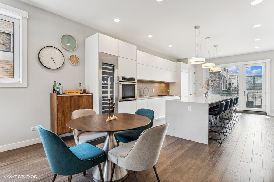 1441 W Blackhawk Street Unit: 2E