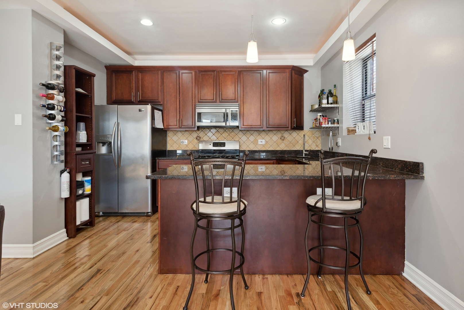 642 E 50TH Street Unit: 1E