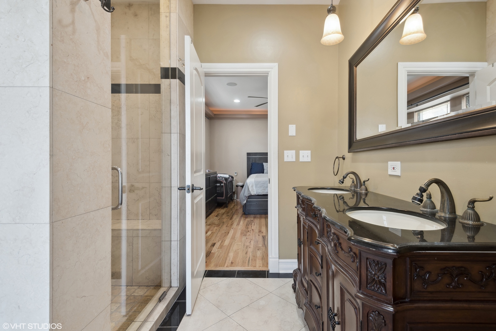 642 E 50TH Street Unit: 1E